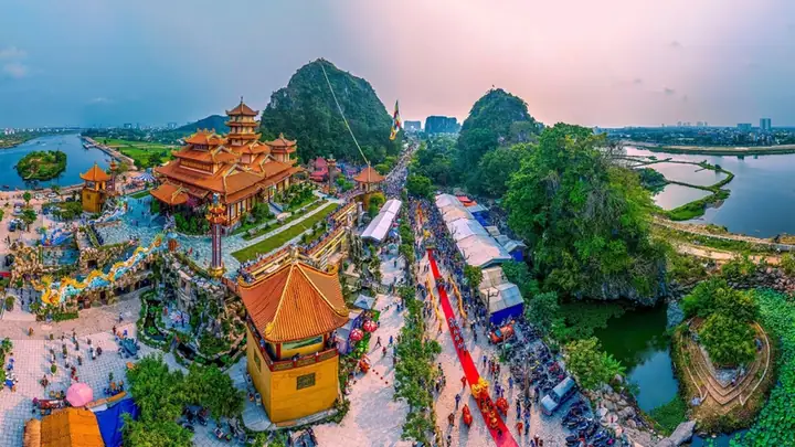 Tết Âm Lịch Đi Đâu Chơi: Top Địa Điểm Du Lịch Tết Hấp Dẫn Nhất Việt Nam