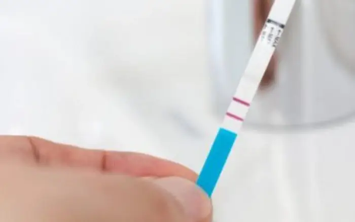 Thử Que 2 Vạch Có Nên Đi Khám Ngay? Hướng Dẫn Chi Tiết Từ Chuyên Gia