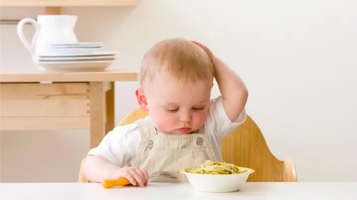 Trẻ 1 Tuổi Biếng Ăn Phải Làm Sao? 7+ Tuyệt Chiêu Giúp Bé Ăn Ngon Miệng Trẻ 1 Tuổi Biếng Ăn Phải Làm Sao? 7+ Tuyệt Chiêu Giúp Bé Ăn Ngon Miệng