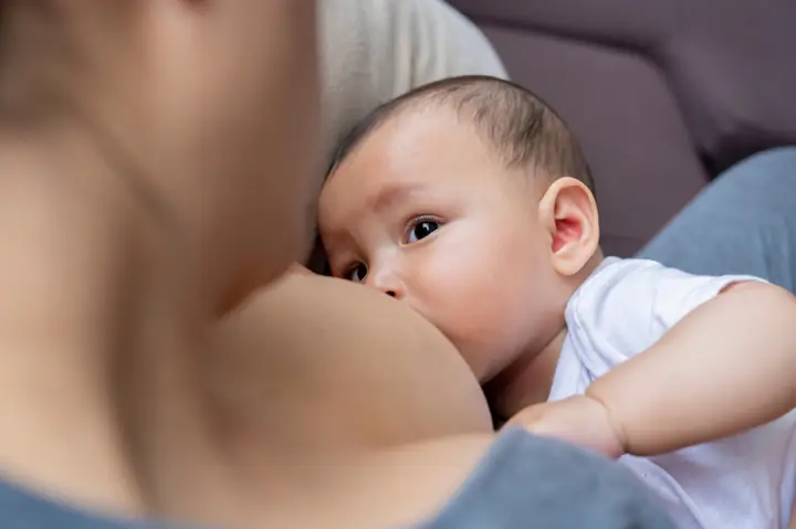Trẻ 6 Tháng Đi Ngoài Ngày Mấy Lần: Giải Đáp Chi Tiết, Khi Nào Cần Lo Lắng?
