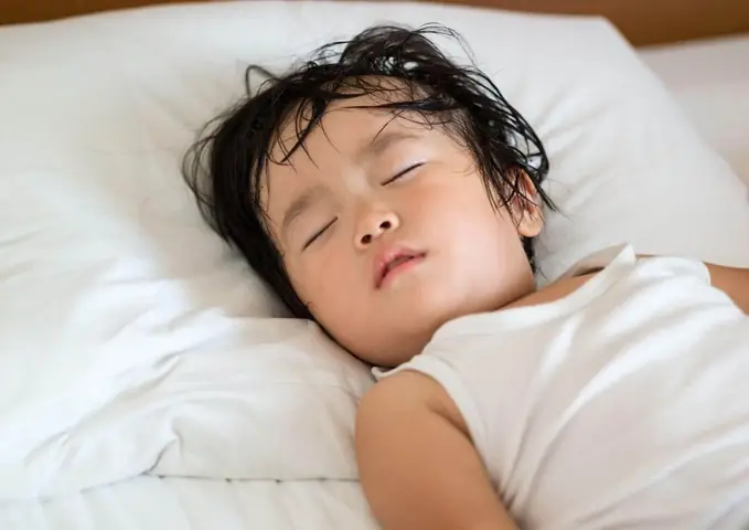 Trẻ Bị Ra Mồ Hôi Trộm: Nguyên Nhân, Cách Chữa Trị Và Lời Khuyên Từ Chuyên Gia