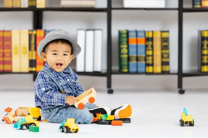 Trẻ 12 Tháng Tuổi Biết Làm Gì? Cột Mốc Phát Triển & Cách Chăm Sóc Toàn Diện