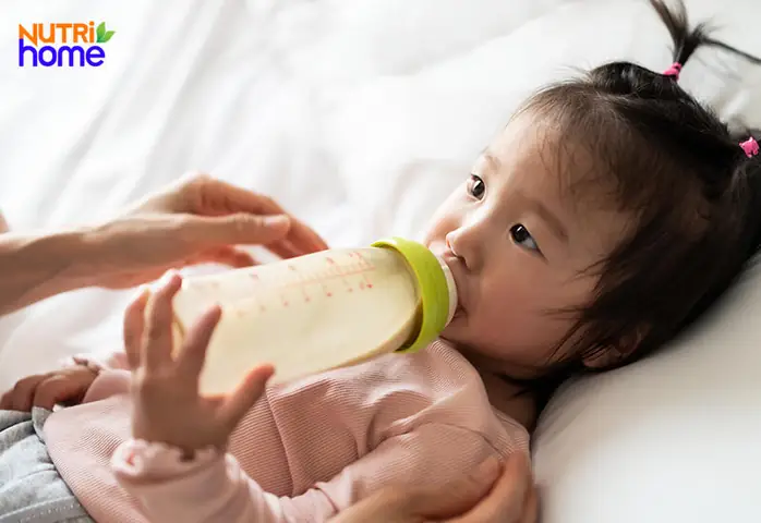 Bé Không Chịu Uống Sữa Ngoài: Nguyên Nhân, Giải Pháp Toàn Diện & Lời Khuyên Từ Chuyên Gia
