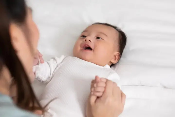Trẻ Sơ Sinh Rặn È È Khi Bú: Nguyên Nhân, Dấu Hiệu Và Cách Xử Lý Đúng