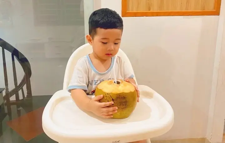 Trẻ Uống Nước Dừa Có Tốt Không? Hướng Dẫn Chi Tiết Từ Chuyên Gia