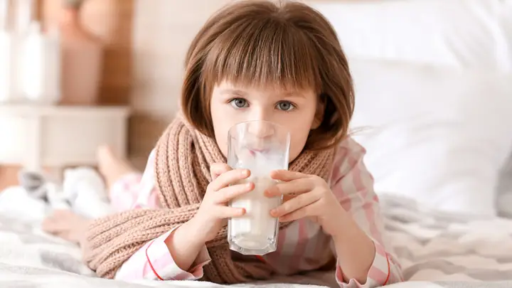 Trẻ Uống Sữa Vào Là Nôn: Nguyên Nhân, Cách Xử Lý & Khi Nào Cần Gặp Bác Sĩ