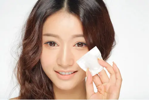Tự Chế Nước Tẩy Trang An Toàn, Hiệu Quả Từ Nguyên Liệu Thiên Nhiên Tại Nhà