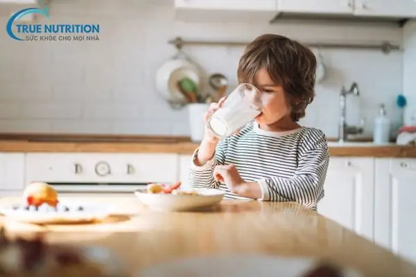 Uống Sữa Ensure Có Nổi Mụn Không? Giải Đáp Từ Chuyên Gia & Lời Khuyên Từ A-z