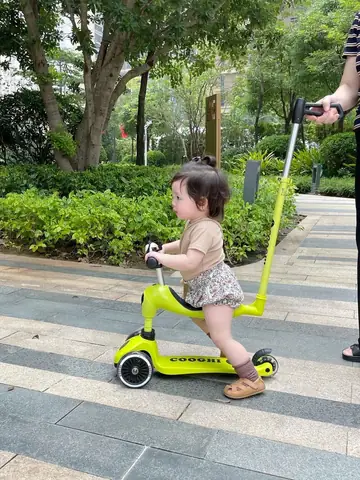 Chọn Xe Cho Bé Gái 1 Tuổi: Top Xe Chòi Chân, Xe Lắc, Ô Tô Điện An Toàn & Phát Triển Vận Động