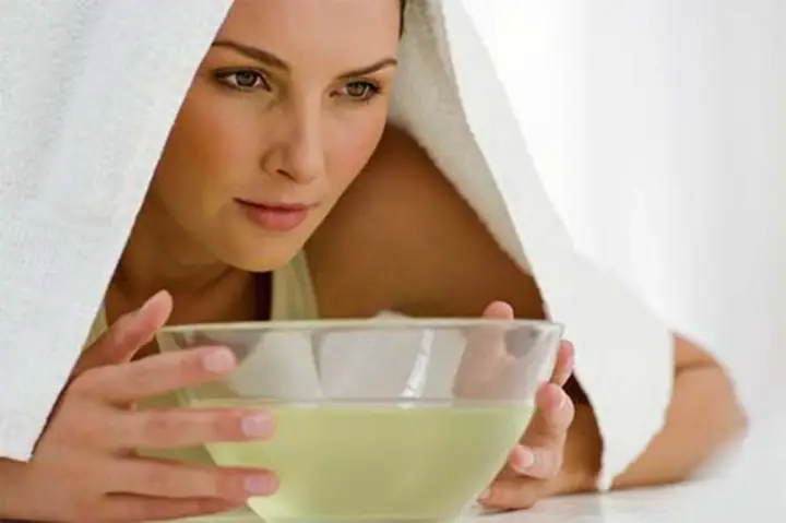 Hướng Dẫn Xông Mặt Trị Mụn Trứng Cá Hiệu Quả Tại Nhà: Bí Quyết Da Sáng Mịn